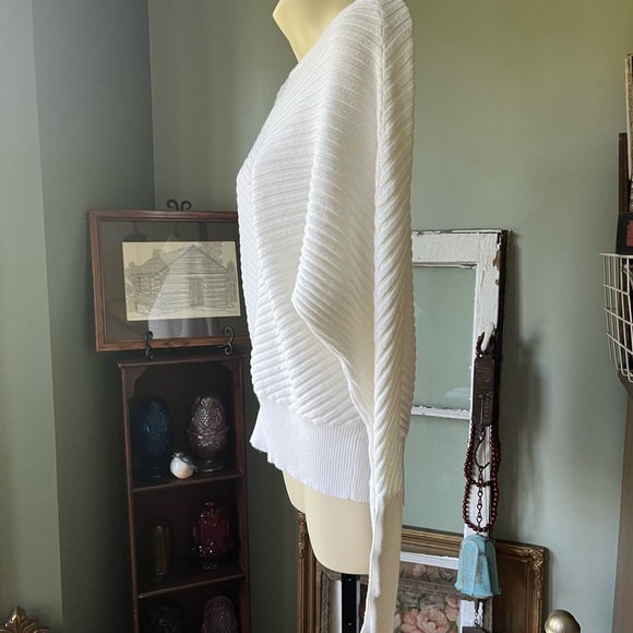ALFANI BATWING OFF WHITE BLOUSE SIZE LARGE RIBBED PATTERN (FITS SMALL) - Picture 2 of 10